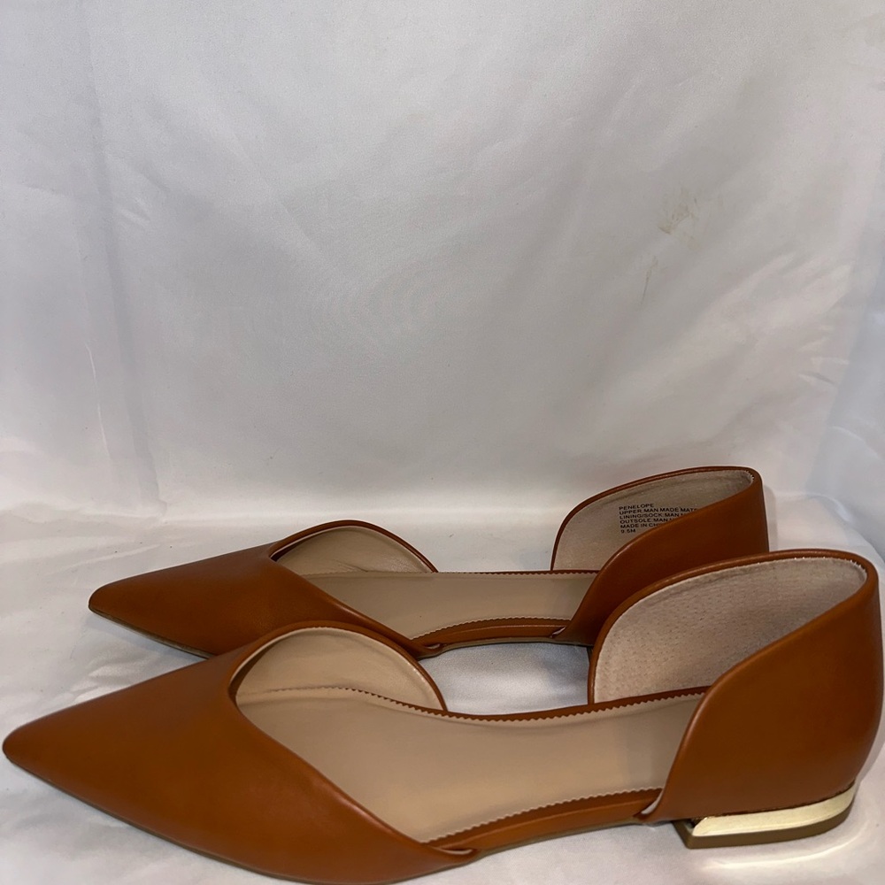 Elegant Tan Women's Flats by Crown & Ivy